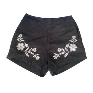 Hollister embroidered shorts 0